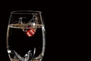 茅臺(tái)鎮(zhèn)貼牌酒亂象調(diào)查：西鳳不帶酒、汾酒集團(tuán)≠杏花村