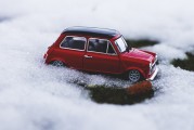 大利好！車市、股市都“沸騰”了！汽車以舊換新補(bǔ)貼來了，買新能源乘用車補(bǔ)2萬元！有車企已迅速跟進(jìn)