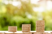瑞銀：投資者或逢低買入因關(guān)稅下跌的歐洲銀行股