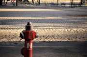 加州山火肆虐消防栓里為何沒(méi)水？洛杉磯消防局長(zhǎng)：需要問(wèn)水電局