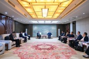 王宏會見中信信托黨委書記、董事長蘆葦一行
