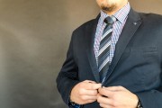 劉珺拜會(huì)香港金融管理局總裁余偉文
