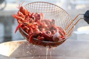 鍋圈歡歡食品：新工廠投產(chǎn)年產(chǎn)值10億元，小龍蝦年產(chǎn)量2萬(wàn)噸