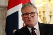 永居五年改十年 提高英語要求 英國首相斯塔默準(zhǔn)備拿移民開刀