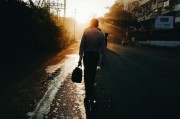 夢(mèng)中的驚險(xiǎn)之旅——一次撞車夢(mèng)的深度解析，夢(mèng)中的驚險(xiǎn)之旅，撞車夢(mèng)的深度解析