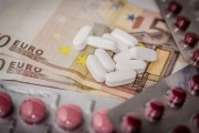 ETF日報(bào)：壓制醫(yī)藥的三座大山通過前期調(diào)整，市場的種種擔(dān)憂已經(jīng)充分體現(xiàn)，關(guān)注疫苗ETF、醫(yī)療ETF