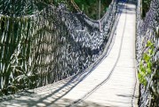 夢(mèng)中的橋，跨越現(xiàn)實(shí)與心靈的旅程