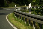 阿聯(lián)酋發(fā)布新交通法規(guī)，強化自動駕駛使用與道路安全