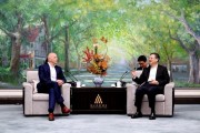 陳吉寧會見丹麥得斯威集團首席執(zhí)行官延斯·倫德