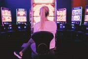 女生免費(fèi)游戲換裝攻略，讓你在游戲中更加酷炫，3款女生免費(fèi)換裝游戲推薦，讓裝扮變得更具個(gè)性