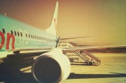 夢(mèng)中的低飛之夢(mèng)——一架飛機(jī)的低空之旅，夢(mèng)中的低飛之旅，一架飛機(jī)的低空夢(mèng)幻之旅