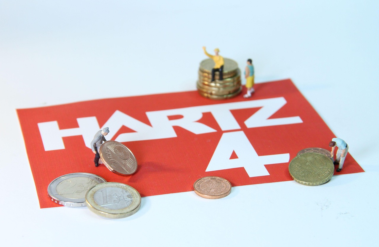 考慮中小保險公司實際困難 保險業(yè)新會計準(zhǔn)則獲準(zhǔn)“暫緩執(zhí)行”空間