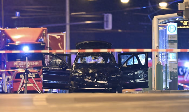 德國汽車沖撞人群事件已致數(shù)十人死傷，美官員：白宮正密切關(guān)注
