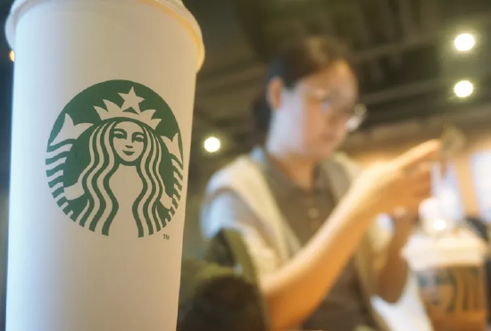 星巴克為咖啡師試點生成式 AI 虛擬助手