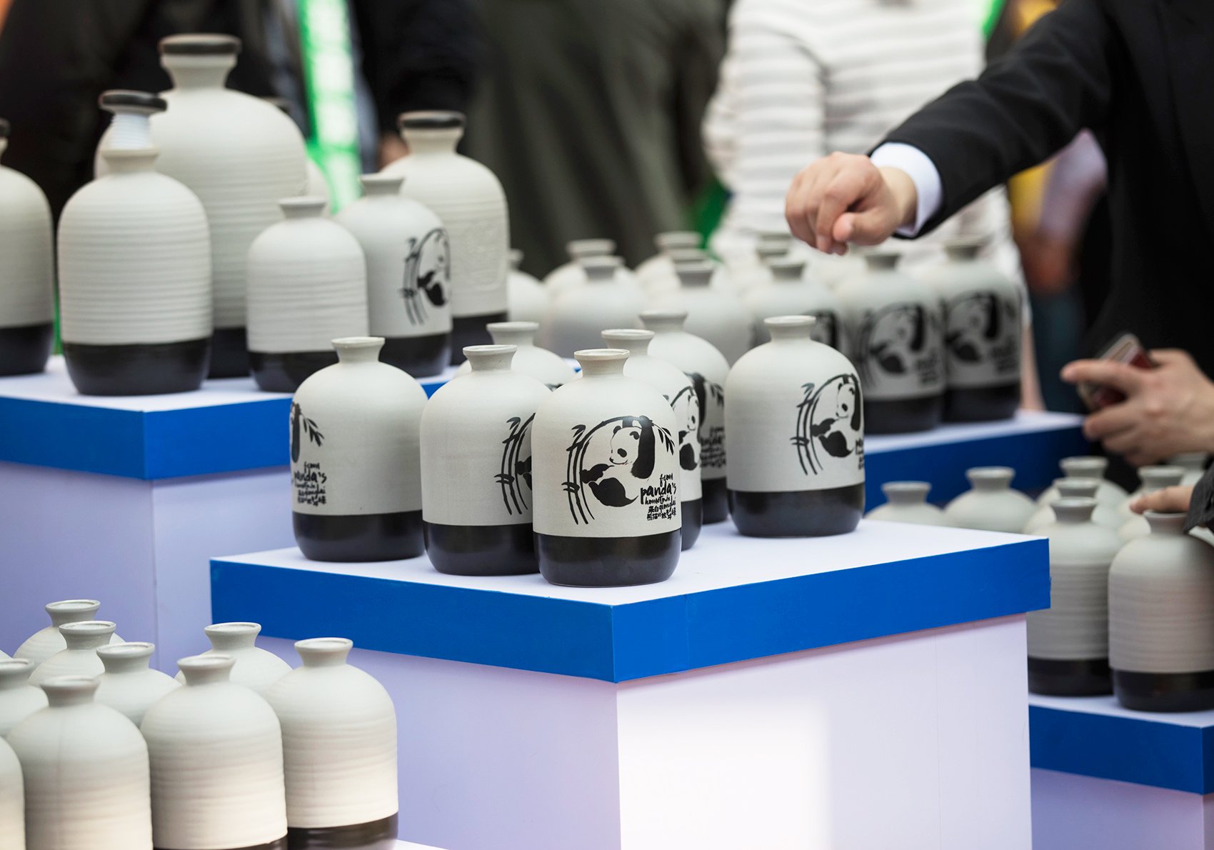 金種子酒等白酒股周跌超3%，白酒指數(shù)未能實(shí)現(xiàn)周線7連陽(yáng)